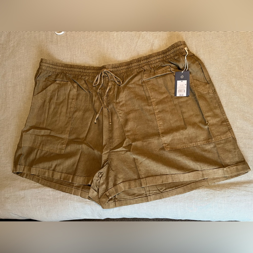 Universal Thread NWT 4X Shorts